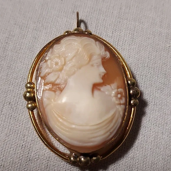 Vintage PR. ST. Co. 1/20 12K GF Cameo Pendant or Pin Hand Carved Shell Woman - Picture 10 of 10
